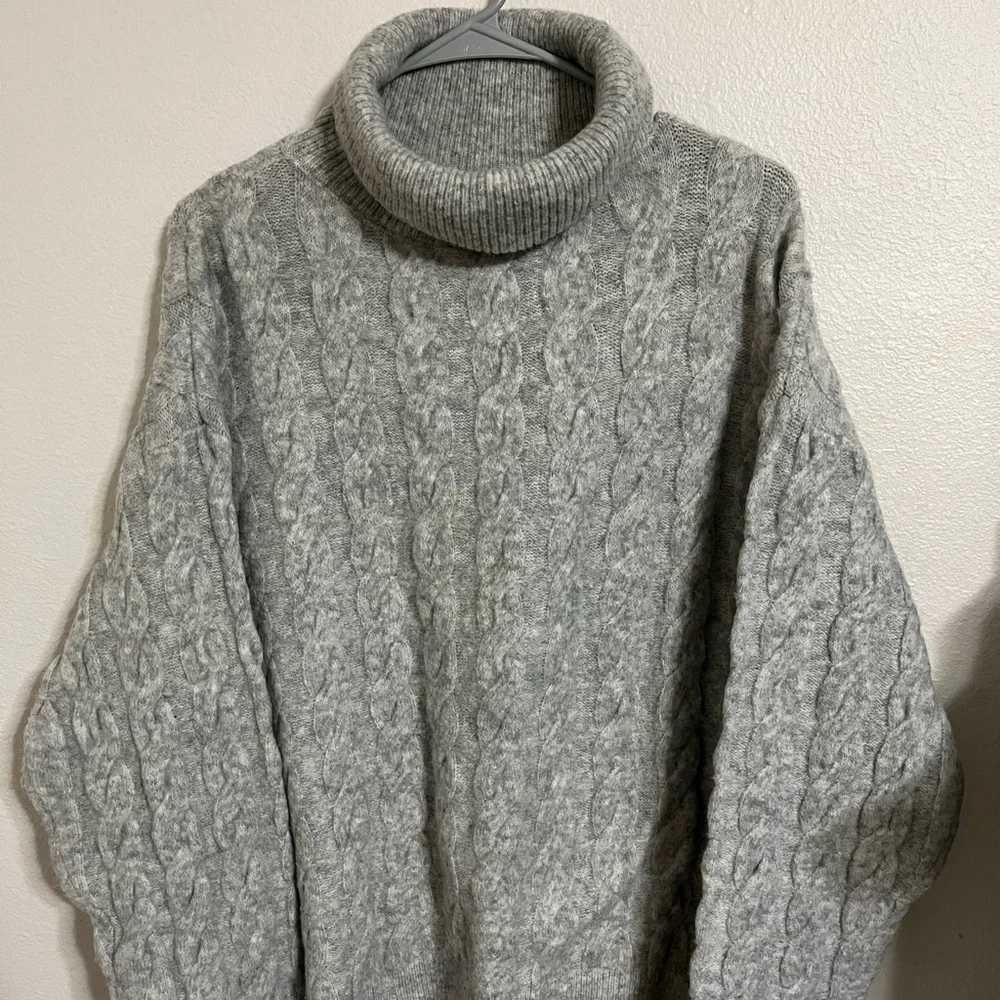 H&M Cable Knit Sweater - Picture 1 of 7